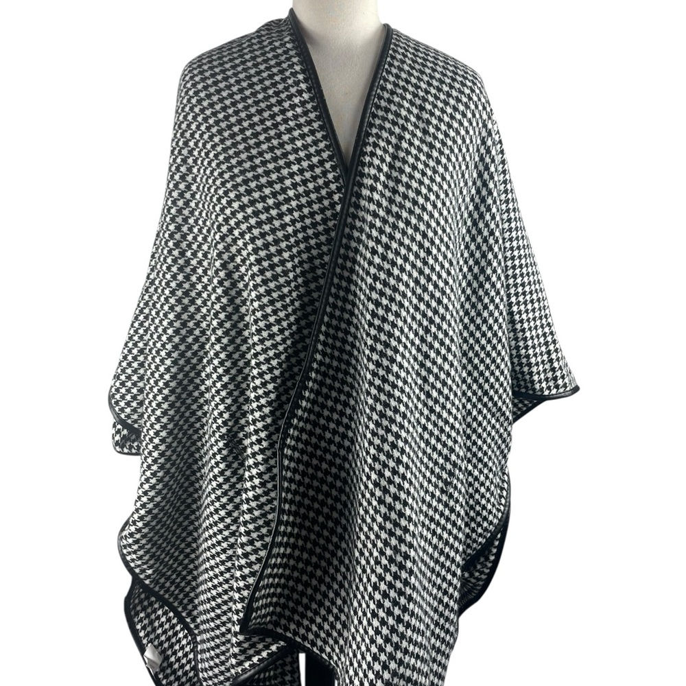 Falls Creek Classic Black and White Houndstooth Wrap, One Size fits‎ all